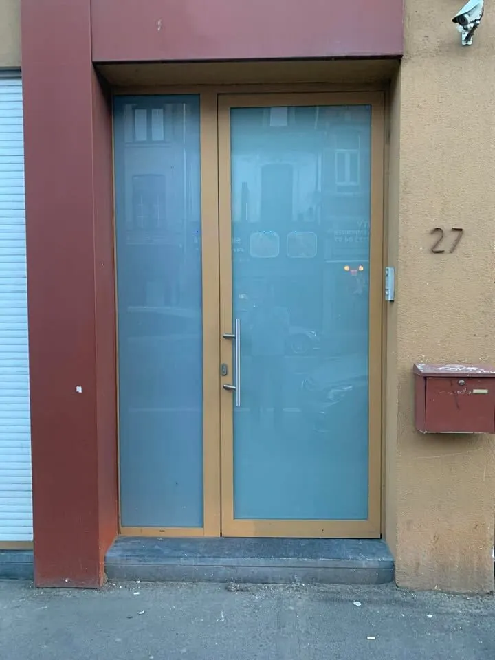 Porte vitrée de commerce sécurisée